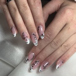 V.O Nails and Spa - Pedicure manicure near me