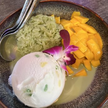 Nok’s Kitchen - Mango with sticky rice and a side of ice cream - Laotian Near Me - Westminster, California