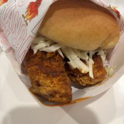 Hangry Joe’s Hot Chicken - Sando - Mild
