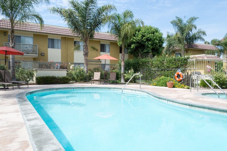 SUNSET COVE APARTMENTS Updated August 2024 1470 S Victoria Ave