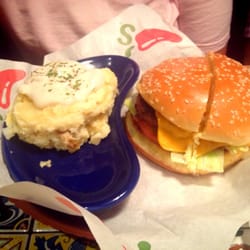 Chili's - Feliz día Internacional de la Hamburguesa!!