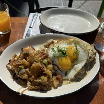 Bubby's Tribeca - Biscuits and Hatch Chili Sausage Gravy - American Near Me - New York, New York