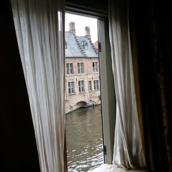 Relais Bourgondisch Cruyce - This is the window in the Superior Room that Ray jumps out in the film "In Bruges."  It is in the Superior Room. - Hotels Near Me - Bruges, VWV