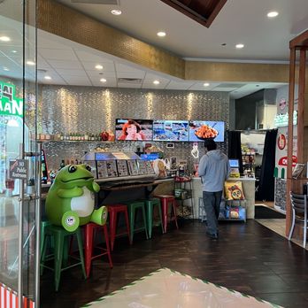 CM Chicken - Interior - Korean Near Me - Vernon Hills, Illinois CM Chicken - Interior - Korean Near Me - Vernon Hills, Illinois
