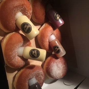 BomboBar - Bomoblinos with vanilla bean, raspberry, salted caramel, and nutella. One original flavor (just sugar) - Desserts Near Me - Chicago, Illinois