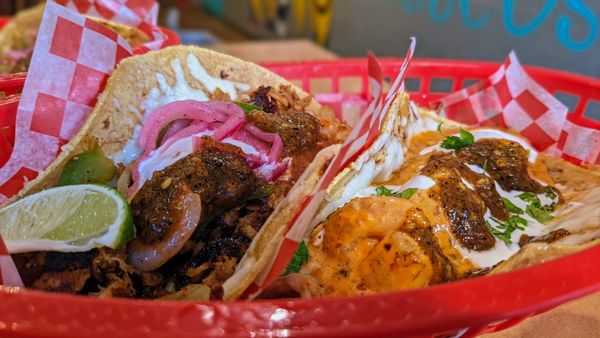 Seven Lives Tacos y Mariscos by null