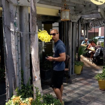 Yellow Vase - Bakeries Near Me - Redondo Beach, California