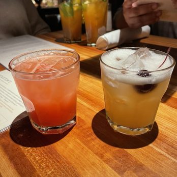 Houston's Restaurant - Cocktails - Steakhouses Near Me - Pasadena, California