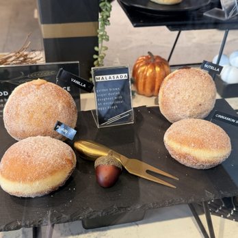Paderia Bakehouse - Desserts Near Me - Fountain Valley, California