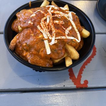 Desi Galli - Poutine- butter chicken with fries - Indian Near Me - New York, New York Desi Galli - Poutine- butter chicken with fries - Indian Near Me - New York, New York