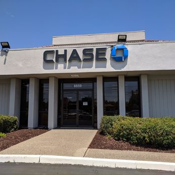 Chase Bank - Store front. - Banks & Credit Unions Near Me - Fair Oaks, California