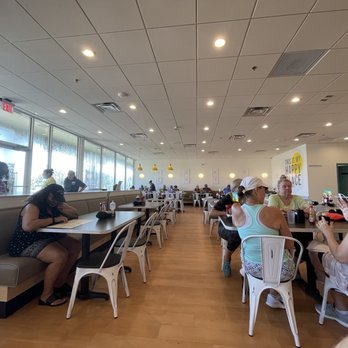 Eggs Up Grill - Inside - Breakfast & Brunch Near Me - Winter Garden, Florida