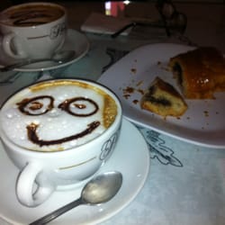 Crepes De Paris - A cappuccino with a smile!