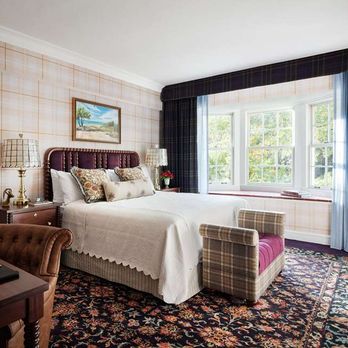 Graduate by Hilton Evanston - Guest room - Hotels Near Me - Evanston, Illinois Graduate by Hilton Evanston - Guest room - Hotels Near Me - Evanston, Illinois