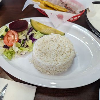 La Chiva Colombian Restaurant - Colombian Near Me - Long Beach, California