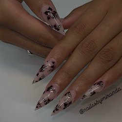 Nailssbymiranda - One of my fav stiletto sets she has done