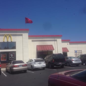 McDonald's - Outside well maontained. - Burgers Near Me - Rohnert Park, California
