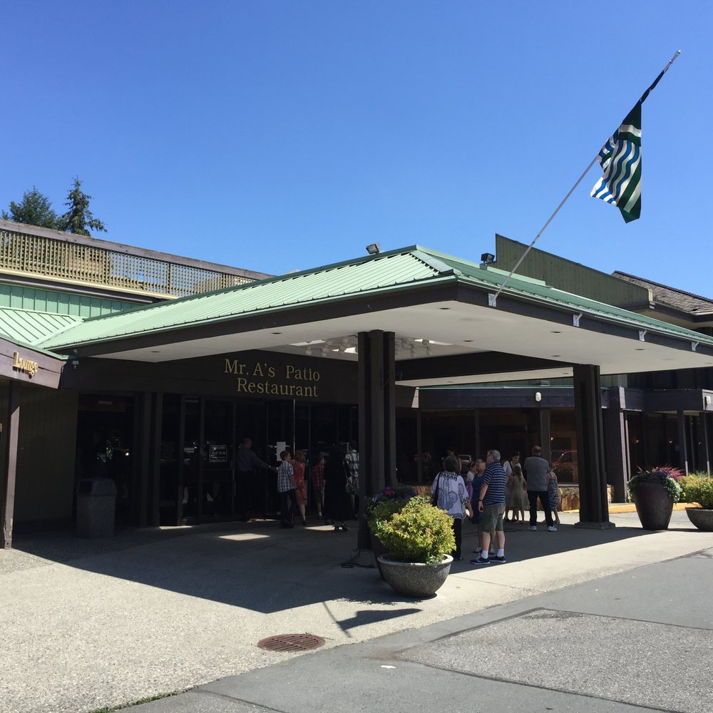 Front of restaurant~ Front of restaurant~