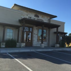 De La Garza Family Dental