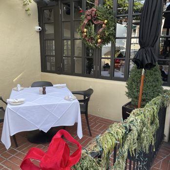 Luckys Steakhouse - Steakhouses Near Me - Montecito, California Luckys Steakhouse - Steakhouses Near Me - Montecito, California