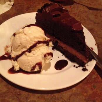 The Rogue River Lodge - Dessert :) - Bed & Breakfast Near Me - Trail, Oregon