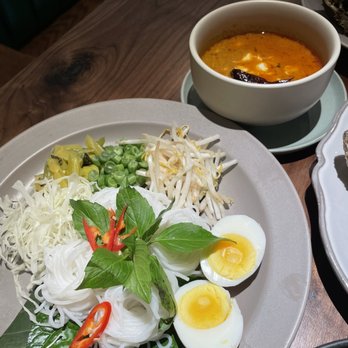 Mitr Thai - Kanom Jeen Numya Phu - Thai Near Me - New York, New York