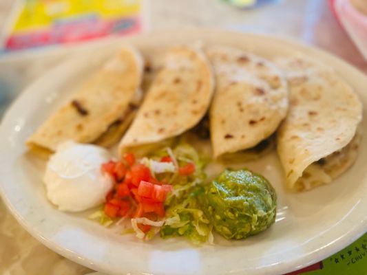 Chuy's by null