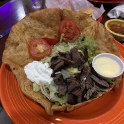 El Viejo Tony Bar and Grill - Salad with steak. The steak looks dry but it was surprisingly tender and tasty