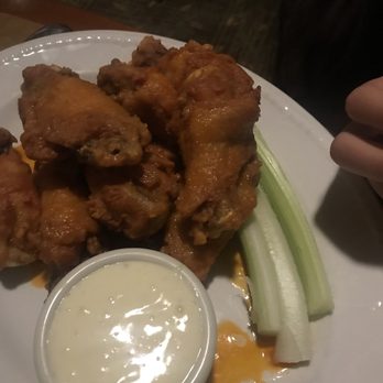 Vanwinkles Restaurant - Wings - Lounges Near Me - Hunter, New York