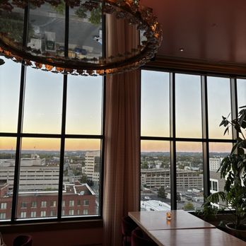 White Limozeen - The view - Cocktail Bars Near Me - Nashville, Tennessee