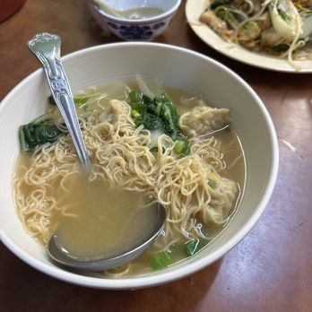 Yuet Lee - Wonton Noodle Soup - Chinese Near Me - San Francisco, California Yuet Lee - Wonton Noodle Soup - Chinese Near Me - San Francisco, California