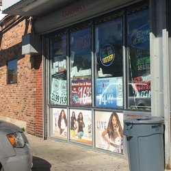 Deveaux Mini Mart - Front of store