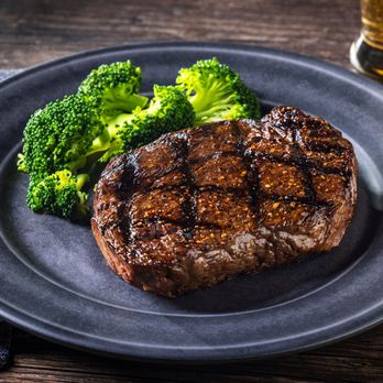 Saltgrass Steak House - Filet Mignon with Broccoli - Steakhouses Near Me - Fulshear, Texas Saltgrass Steak House - Filet Mignon with Broccoli - Steakhouses Near Me - Fulshear, Texas