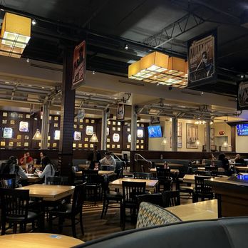 BJ's Restaurant & Brewhouse - Seating - Pizza Near Me - Chula Vista, California BJ's Restaurant & Brewhouse - Seating - Pizza Near Me - Chula Vista, California