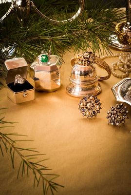 Lang Antique & Estate Jewelry by null