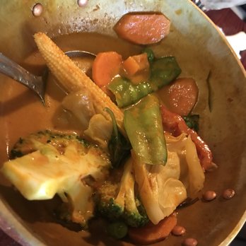 Basil Thai Restaurant - Thai Near Me - Paso Robles, California
