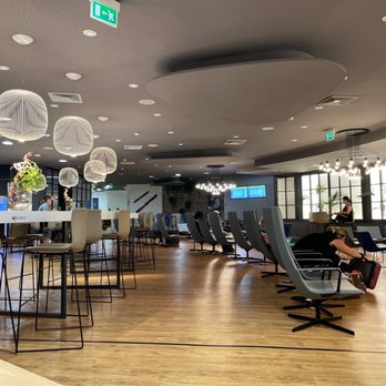 Prima Vista Lounge Terminal E - Open and modern lounge area - Airport Lounges Near Me - Fiumicino, RM Prima Vista Lounge Terminal E - Open and modern lounge area - Airport Lounges Near Me - Fiumicino, RM