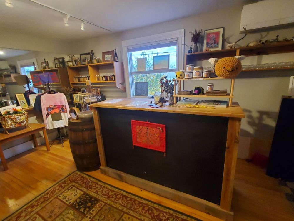 GOLDEN RULE MEAD CAFE 8 Elm St, Middlebury, Vermont Meaderies