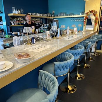 Divo Diva - Bar seating - Cafes Near Me - San Diego, California