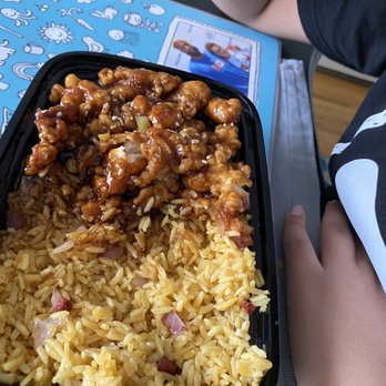 Best Kitchen - 14. Sesame Chicken Dinner Combination - Chinese Near Me - West Islip, New York
