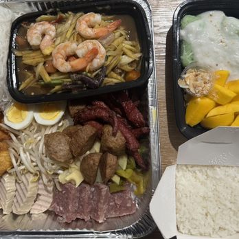 So Saap - Takeout: Thum Saap Platter and Mango Sticky Rice - Thai Near Me - San Diego, California