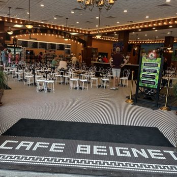 Cafe Beignet, Canal St - Coffee & Tea Near Me - New Orleans, Louisiana
