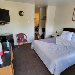 Greenwell Motel - Not a big room, but it has all the features.  The big window is to the right in this picture.