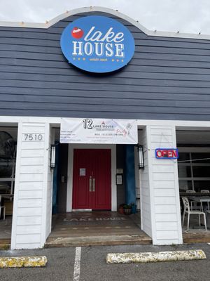 Lake House Bar and Grill by null