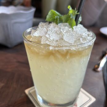 Water Grill - Bellevue - Cocktail - Seafood Near Me - Bellevue, Washington