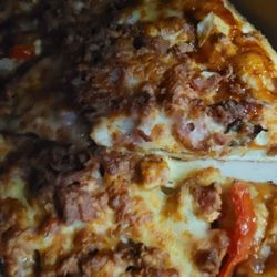 Little Village Pizzeria - Barbecue chicken pizza... nice flavor, doesn't punch you in the mouth.