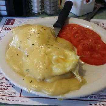Doe Doe's Diner - Eggs benedict with sliced tomatoes - Breakfast & Brunch Near Me - Saint Petersburg, Florida Doe Doe's Diner - Eggs benedict with sliced tomatoes - Breakfast & Brunch Near Me - Saint Petersburg, Florida