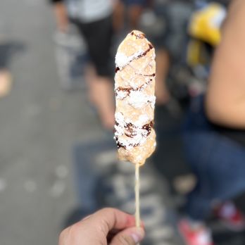 Rose Bowl Stadium - Waffles on a stick ... TRASHHHH, major skip - Stadiums & Arenas Near Me - Pasadena, California