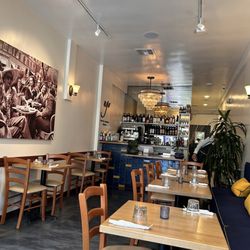 Ugo Trattoria - Inside