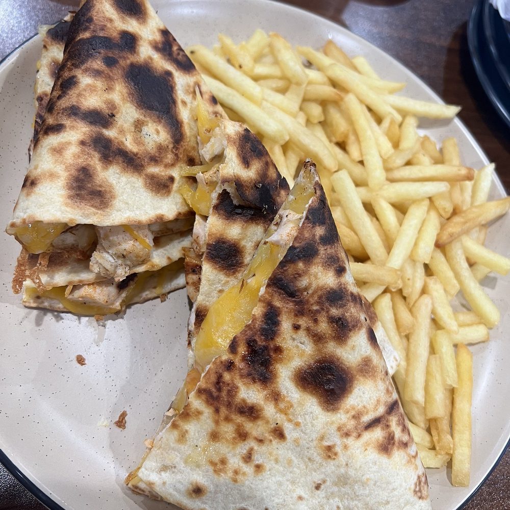 Grillers Puerto Rico - Quesadilla with chicken - Puerto Rican Near Me - Orlando, Florida Grillers Puerto Rico - Quesadilla with chicken - Puerto Rican Near Me - Orlando, Florida